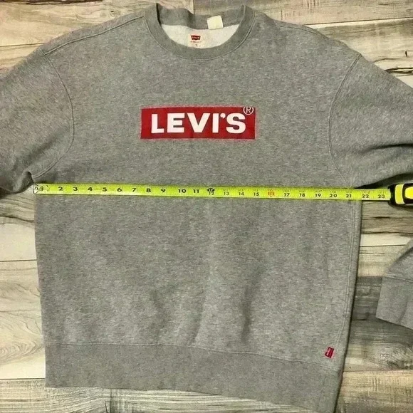 Levi’s Relaxed Crewneck gray sweater Size Small - Picture 4 of 5